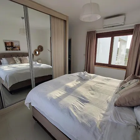 Penthouse With Stunning Sea And Mountain Views Апартаменты