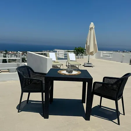 Penthouse With Stunning Sea And Mountain Views Апартаменты *