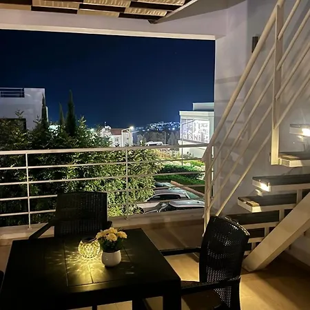 Penthouse Apartment With Stunning Sea And Mountain Views Lägenhet Agios Georgios (Girne)
