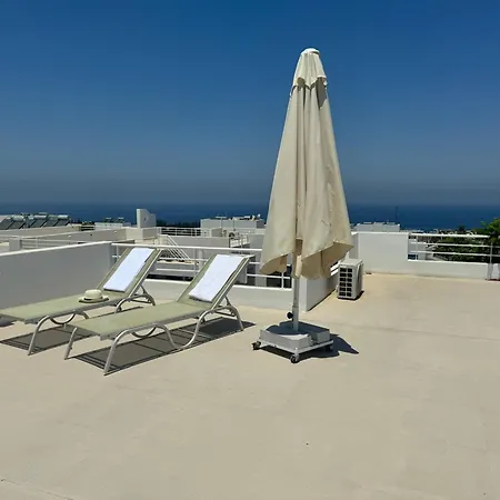 Penthouse Apartment With Stunning Sea And Mountain Views Lägenhet