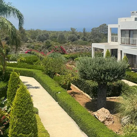Penthouse With Stunning Sea And Mountain Views * Agios Georgios (Girne)
