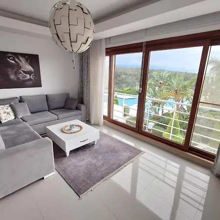 Penthouse Apartment With Stunning Sea And Mountain Views *